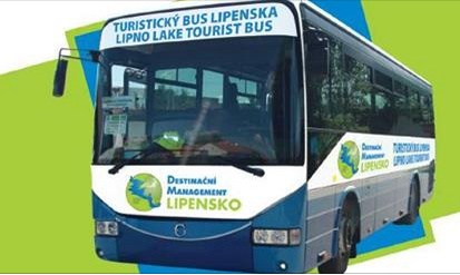 Na šumavskou 30 poveze závodníky autobus